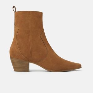Zara brown suede boots 👢
